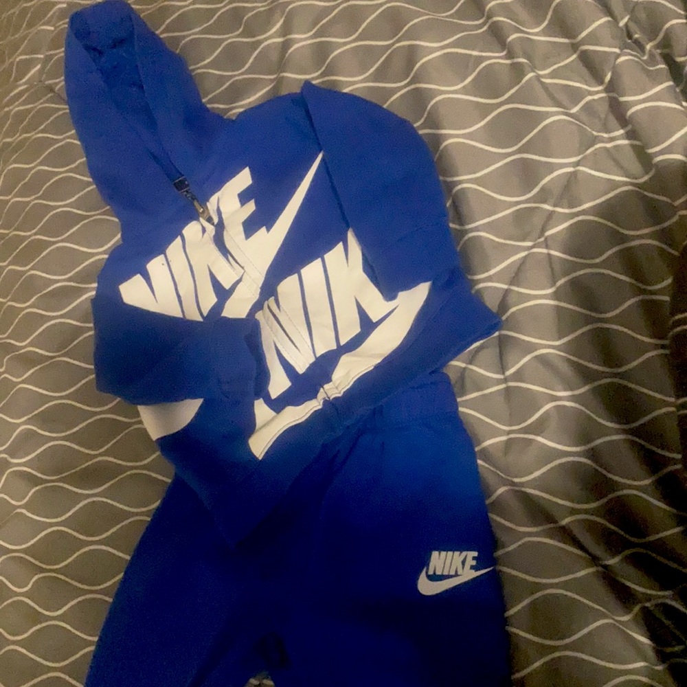 Nike sweatsuit 6 months